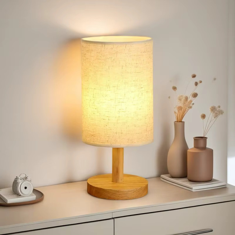 TRAZOS Massivholz Tischlampe mit Stofflampenschirm in Beige im Retro-Design für das Schlafzimmer - Bild 2