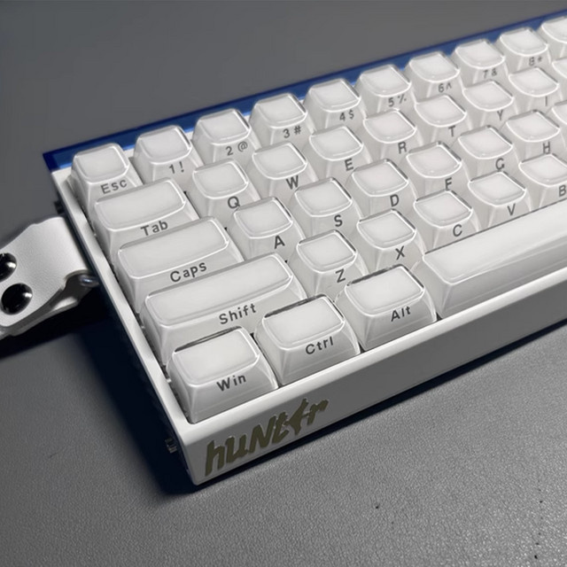 XVX Crystal Jelly Keycaps für mechanische Gaming-Tastaturen mit MX-Switch und Light-Through-Effekt in Pink, White und Blue - Bild 1