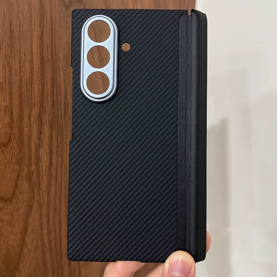 Ultradünne MagSafe Hülle aus Carbon Fiber und Kevlar für Samsung Galaxy Z TriFold in Schwarz mit Scharnier und Kameraschutz - Bild 1