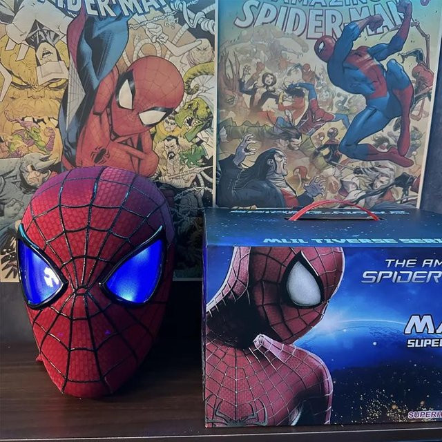 Marvel Spider-Man Maske, Elektrisch, mit blinkenden leuchtenden Augen, ab 3 Jahren - Bild 1