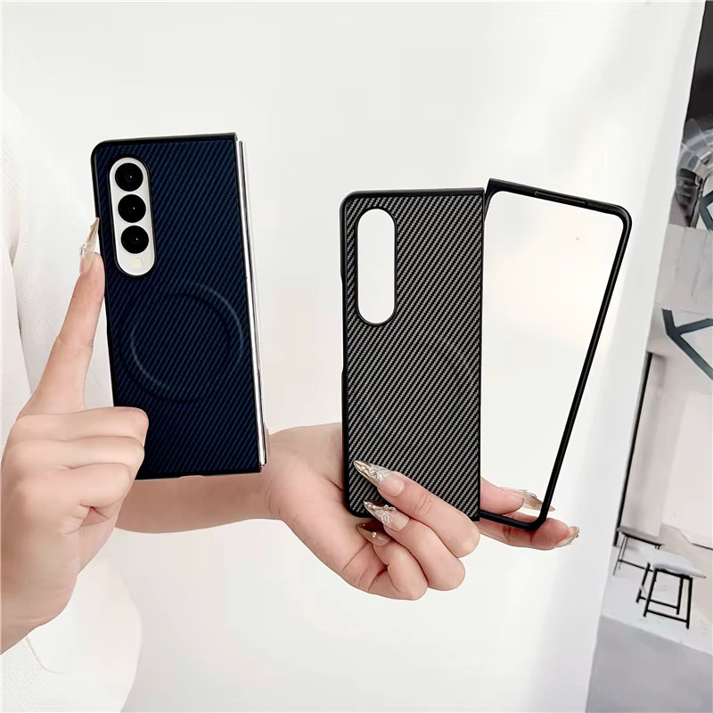 Magnetische Schutzhülle mit Carbon-Faser-Textur für Samsung Galaxy Z Fold 3 4 5 6 7, stoßfeste Hardcase Rückseite mit MagSafe Kompatibilität in Schwarz und Blau - Bild 3