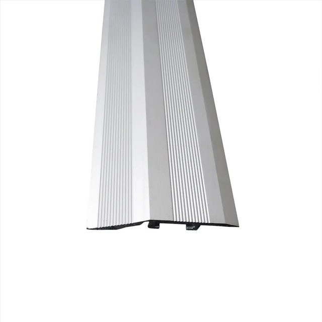 Döllken Home Ausgleichsprofil aus Aluminium mit Einschlagdübel in Silber, L 900 mm, B: 40 mm, H: 10 mm - Bild 1