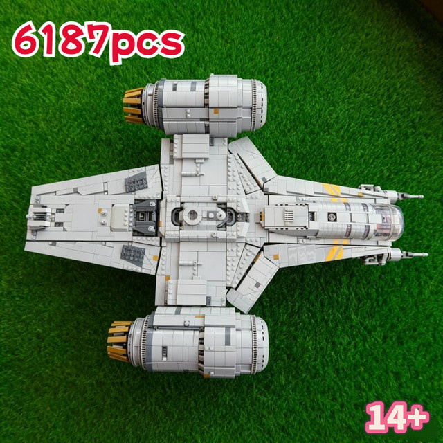 Hot Toys Star Wars Das Razor Crest, Bausatz-Modell, 6187 Teile, ab 14 Jahren - Bild 1