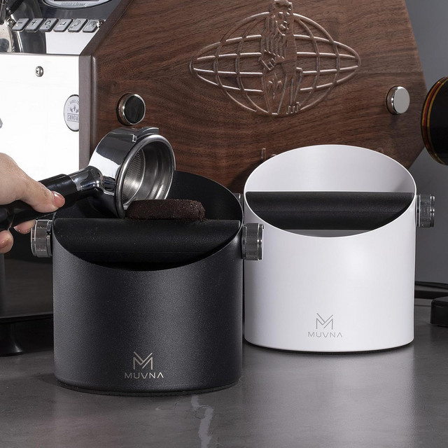 MUVNA Espresso-Klopfbox aus Edelstahl mit abnehmbarem Klopfstangen-Schock und rutschfester Basis, Farben: Weiß/Schwarz - Bild 1