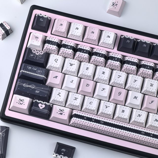MAIMOOO Lolita-Stil Tastenkappen aus PBT im Moa Cherry Design für AZERTY Alice Layout in Blau, Rosa und Schwarz - Bild 1