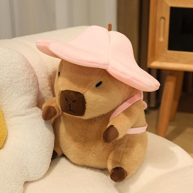Braunes Capybara Stofftier, Sitzendes Plüschtier mit Rucksack Hut, 20cm - Bild 1