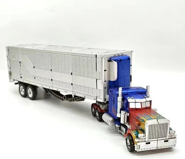 BAIWEI Transformer Autotrailer, Actionfigur, Roboter, ab 18 Jahre - Bild 1