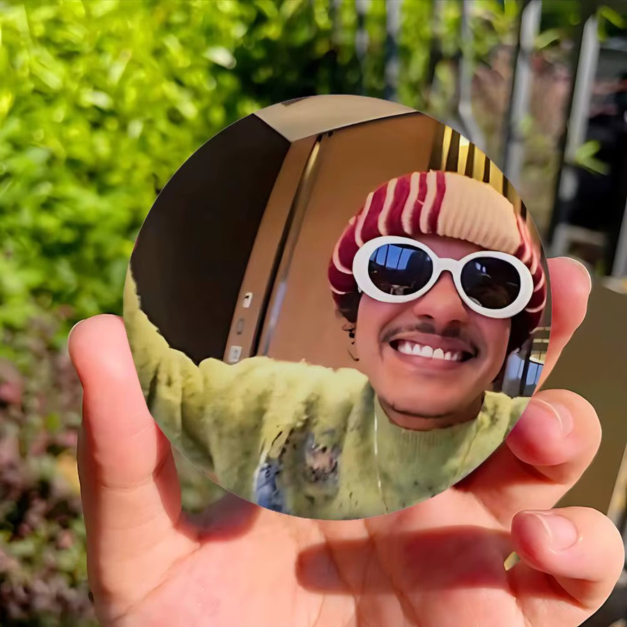 Mesuca Brosche, Metall, rund, multicolor, Bruno Mars - Bild 5