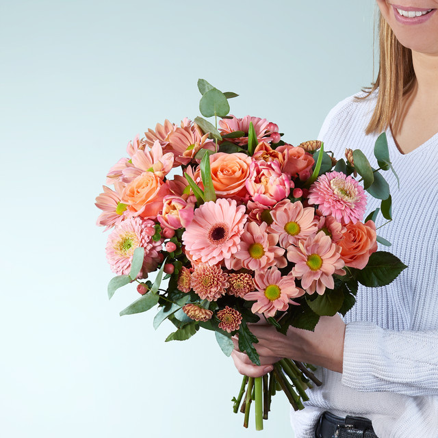 BLUME2000 Sweet Greetings M Bouquet lightpink orange pink Frühling - Bild 1