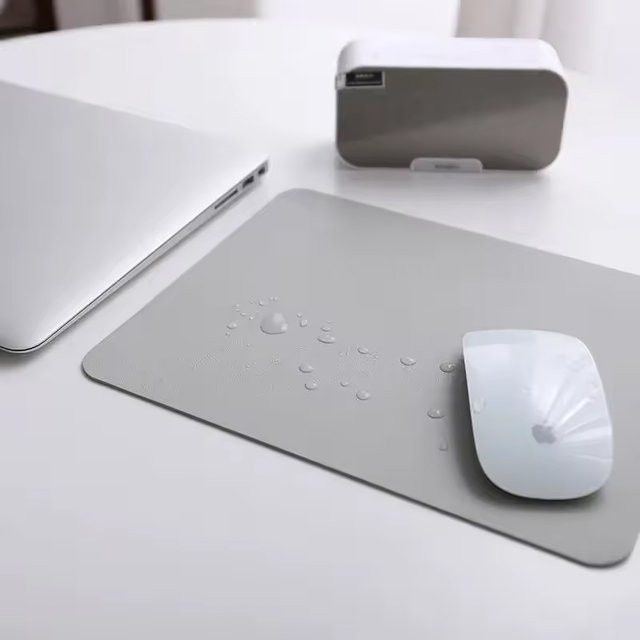 Potdemiel Premium PU-Leder Mauspad Klein in Blau und Grau, rutschfeste und wasserdichte Gaming-Matte für deinen Laptop - Bild 1