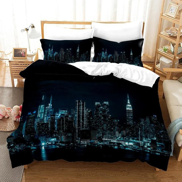 Bettwäscheset Your Warm Home mit New York City Nachtansicht in Blau, bestehend aus einem Bettbezug und zwei Kissenbezügen, Breite: 135 cm, Höhe: 200 cm, Kissenbezug: 50 x 70 cm - Bild 1