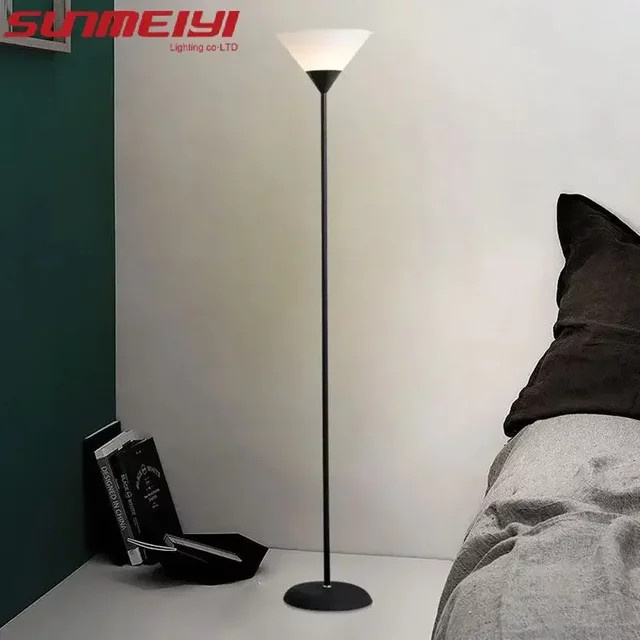 OSABO Moderne Stehlampe im Nordic Minimalist Design mit E27 Fassung für Wohnzimmer und Schlafzimmer in Weiß oder Schwarz - Bild 1