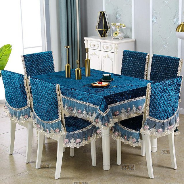 Europäisches Tischset mit Stuhlbezug, Hockerbezug und verdicktem Kissen in Rot-Blau mit Spitzenkante, Tischdecke B x T: 130 x 180 cm - Bild 1