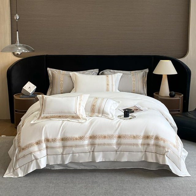 Bin Chi Textiles Bettwäsche-Set aus 100% ägyptischer Baumwolle mit Goldstickerei in Weiß und Grau, bestehend aus Bettbezug, Kissenbezügen und Spannbettlaken, B/H: 160 x 200 cm - Bild 1
