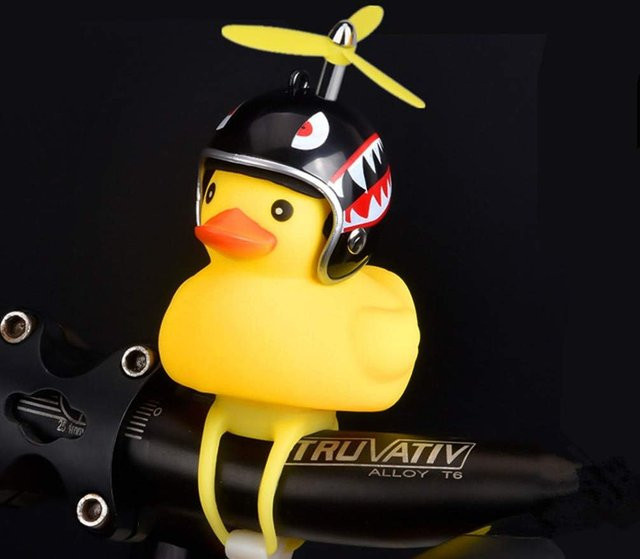 Binchi Outdoor Product Gummiente Autoente, Gelbe Ente, Mit Propeller, Helm Fahrrad Ente - Bild 1