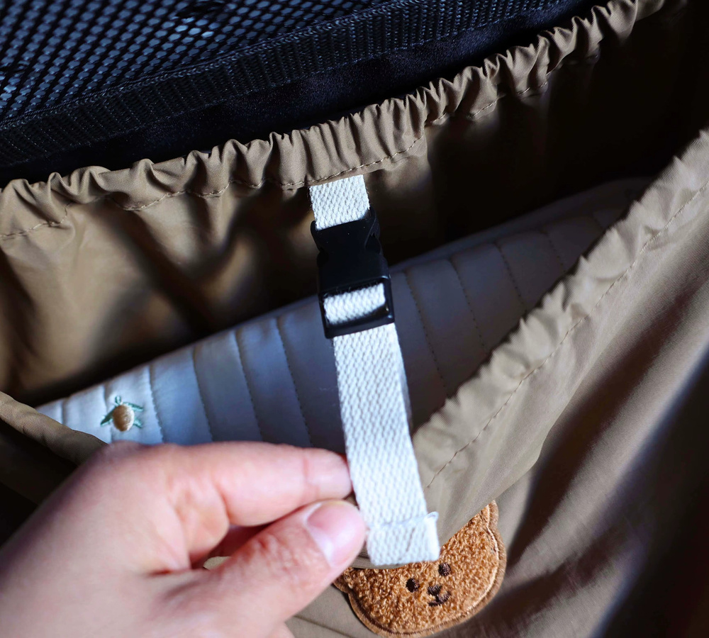 Beige Nylon-Organizer-Tasche für den Kinderwagen mit Flaschenhalter und Aufhängemöglichkeit - Bild 2
