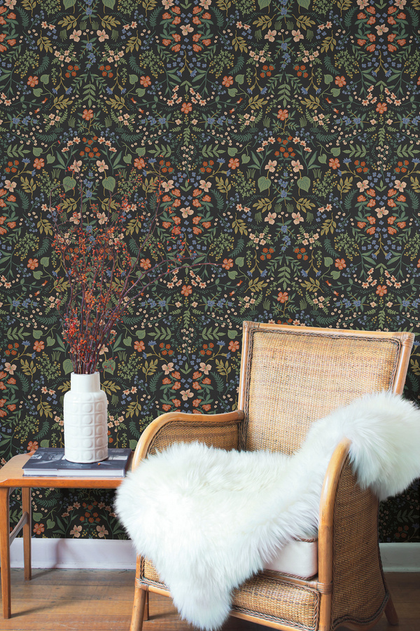 Rifle Paper Co. Tapete Wildwood RI5158 mit floralem Naturmuster in Mehrfarben - Bild 1