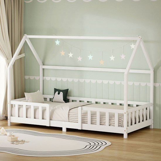ML-Design Kinderbett im Hausdesign aus Kiefernholz mit Rausfallschutz und Dach, Weiß, B/T/H: 90 x 200 x 144 cm - Bild 1