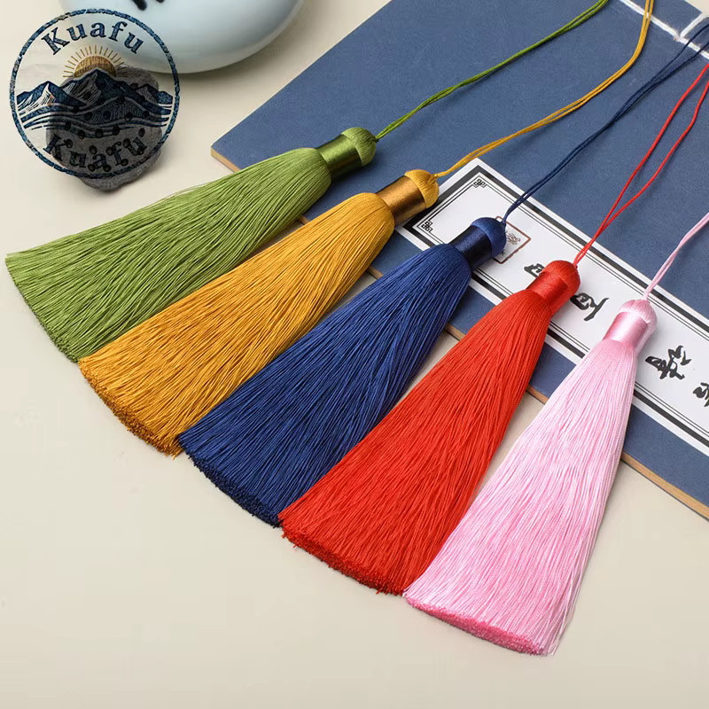 2 Stück handgefertigte seidige Quasten in Blau und Multicolour, 12 cm lang, ideal als Lesezeichen oder für DIY-Bastelarbeiten und Schmuckherstellung - Bild 1