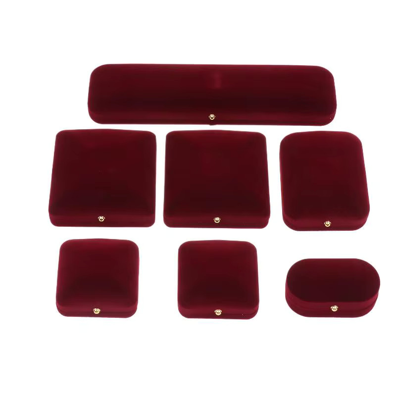Luxus Schmuckschatulle mit Gold-Schnalle und Beflockung in Rot und Gold zur Aufbewahrung von Halsketten, Ringen, Ohrringen und Armbändern - Bild 5