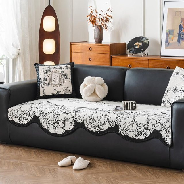 Super Six Französisches Spezialförmiges Sofakissen aus Chenille mit floralem Bezug, B/B: 90 x 90 cm - Bild 1