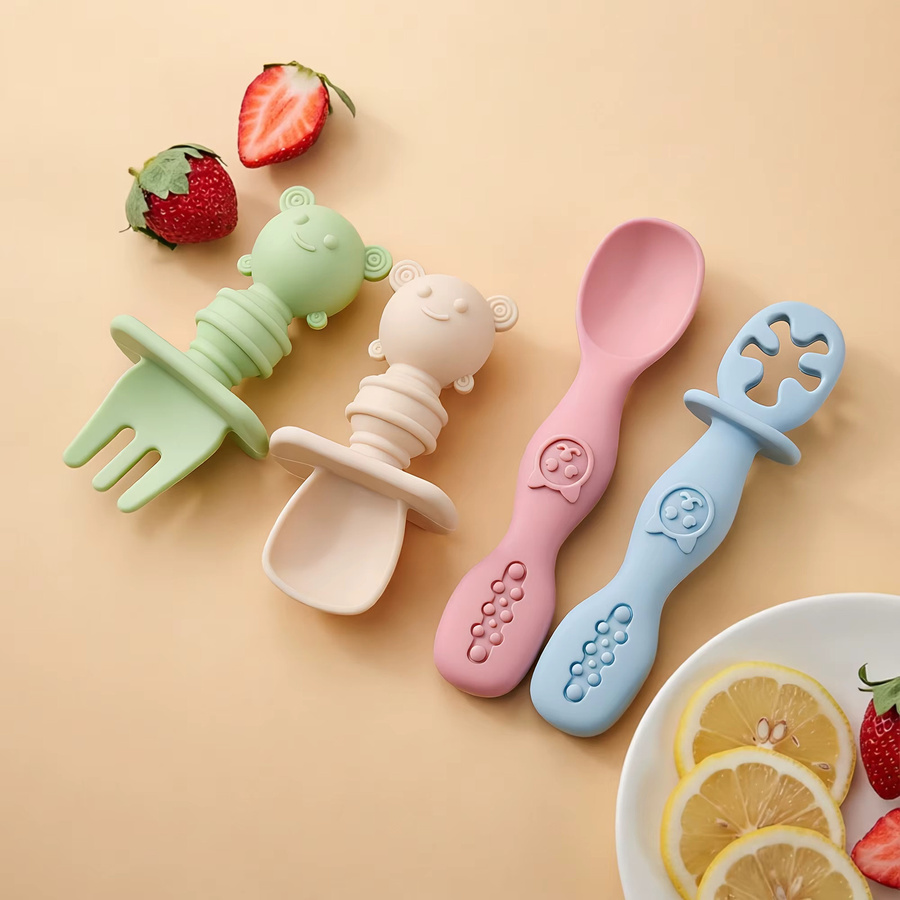 4-teiliges Silikon Besteckset für Babys aus BPA-freiem Material in Beige mit Löffeln und Gabeln in verschiedenen Längen - Bild 2
