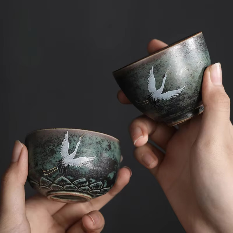 Handgefertigte Teetasse aus Steinzeug im Retro-Stil mit Kranich-Design - Bild 3