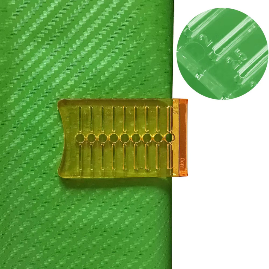 Carbon Faser Vinyl Folie für Auto und Fenster mit Cut-Messer und Kunststoff-Rakel in Schwarz und Gelb - Bild 3