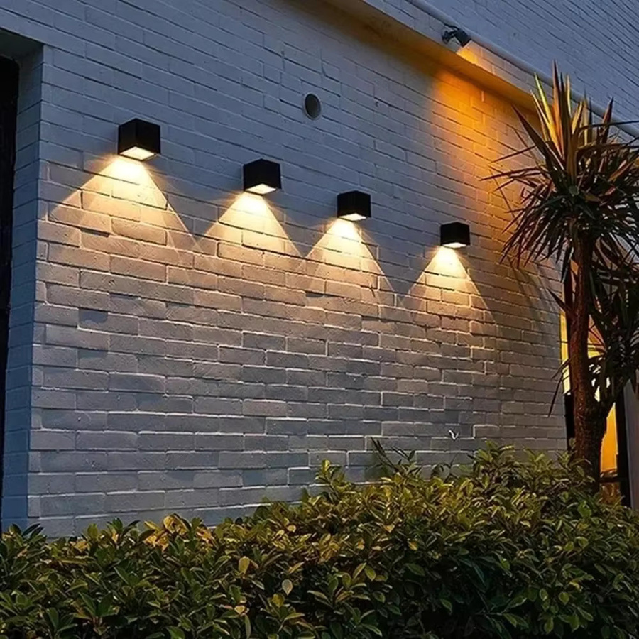 Wasserdichte LED Solar Wandleuchte von ZTree in Schwarz für Garten, Terrasse und Weg mit warmweißem Licht - Bild 6
