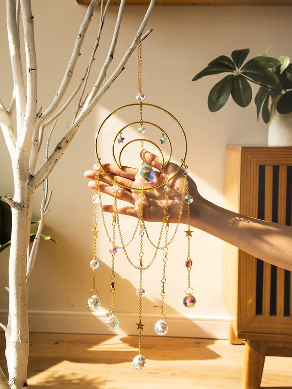 Boho Mond Sonnenfänger aus Buntglas und Kristall in Mehrfarbig als hängender Regenbogen Maker und Prisma für Schlafzimmer oder Garten - Bild 2