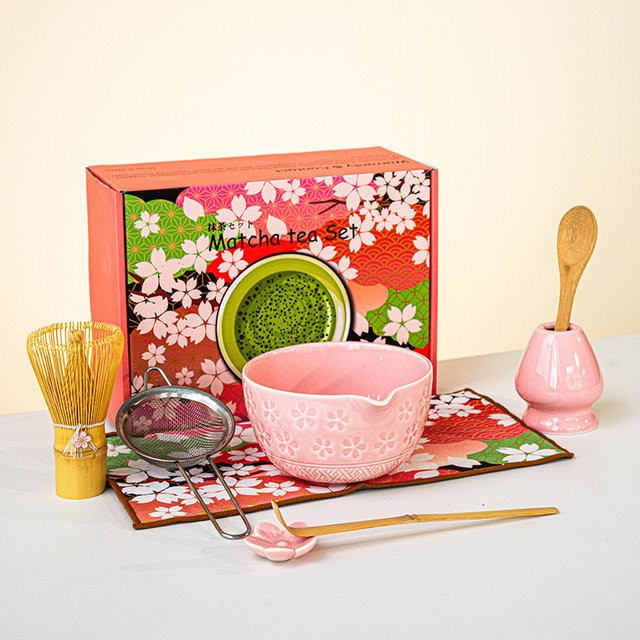 PGY Matcha-Werkzeugset aus Keramik in Rosa mit floralem Design und Matcha-Schüssel mit Ausguss - Bild 1