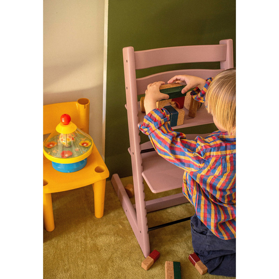 Stokke Tripp Trapp Treppenhochstuhl aus lackierter Buche in Purple, B/T/H: 49,0 x 52,0 x 78,0 cm - Bild 2