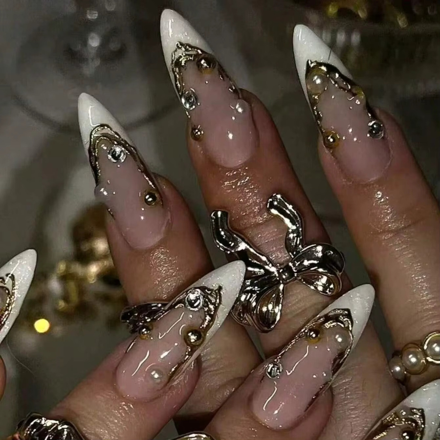 Mandelförmige Kunstnägel, 10 Stück, weiße French-Tips, goldene 3D-Linien, glänzend - Bild 2