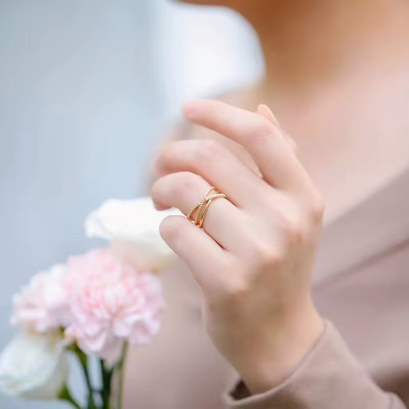 Huitan Ring, Cross Twist Design, Zirkonia, Gold, Damen - Bild 2
