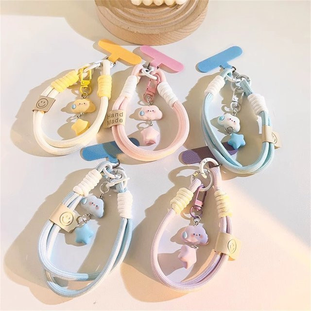 Bunter Handygurt mit süßen Wolken und Sternen als kurzes Handgelenk-Lanyard und Schlüsselanhänger in Multicolour - Bild 1