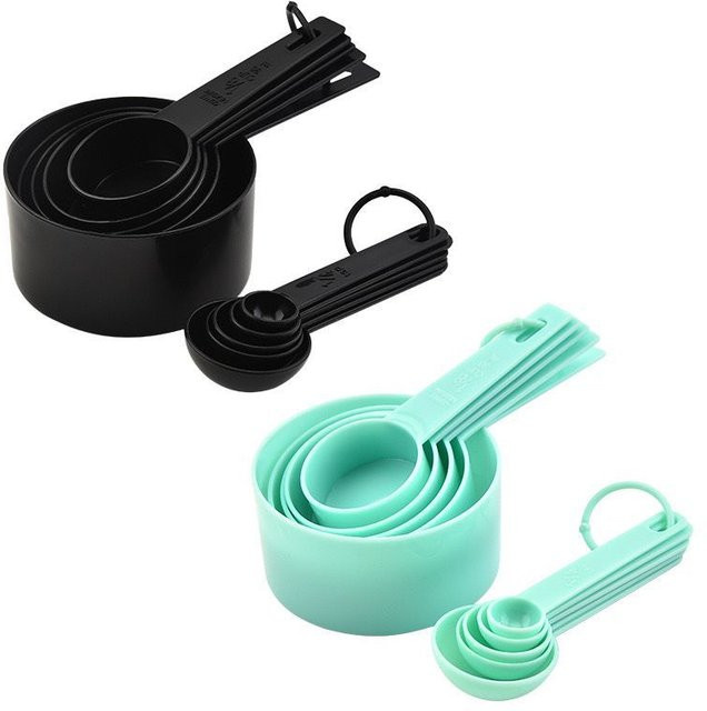 10-teiliges Kunststoff-Messbecher und Löffel-Set in Schwarz mit US-Markierungen und stapelbarem Design - Bild 1