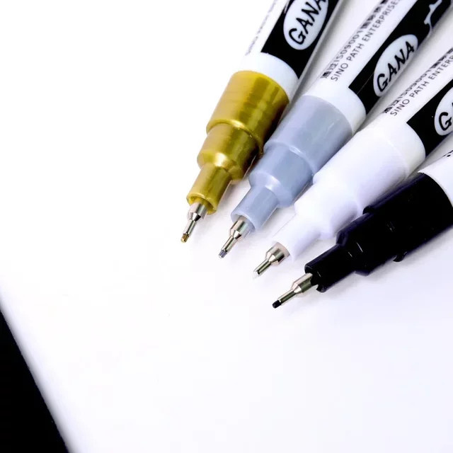4er Set Ölbasierte Permanent Marker in Weiß, Schwarz und Silber mit 0,7 mm Extra Feinspitze, wasserfeste Stifte für Felsmalerei, Holz, Metall und Leinwand - Bild 1
