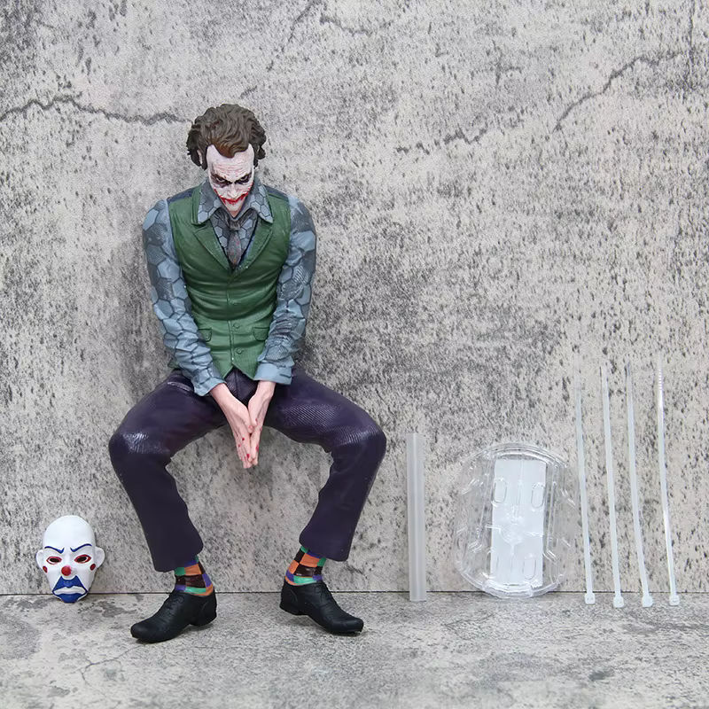 Bandai Joker Anime Figur in grünem Anzug mit Maske als Modell und Dekoration für Kinder - Bild 3