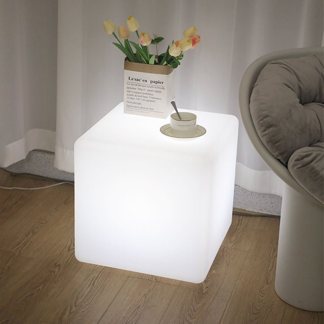 JIANKEXING LED Würfel Hocker in Weiß – Wasserdichte quadratische Stehleuchte für Garten und Event-Atmosphäre - Bild 1