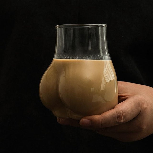 Lustige Körper-Trinkbecher in Form eines Hinterns aus Glas, braun und transparent, ideal als Geschenk für Partys oder als Scherzartikel für Kaffee, Tee, Wein oder Whisky - Bild 1