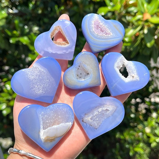 CrystalHola Blauer Achat-Geode-Herzkristall aus Quarz als Dekorationsobjekt - Bild 1