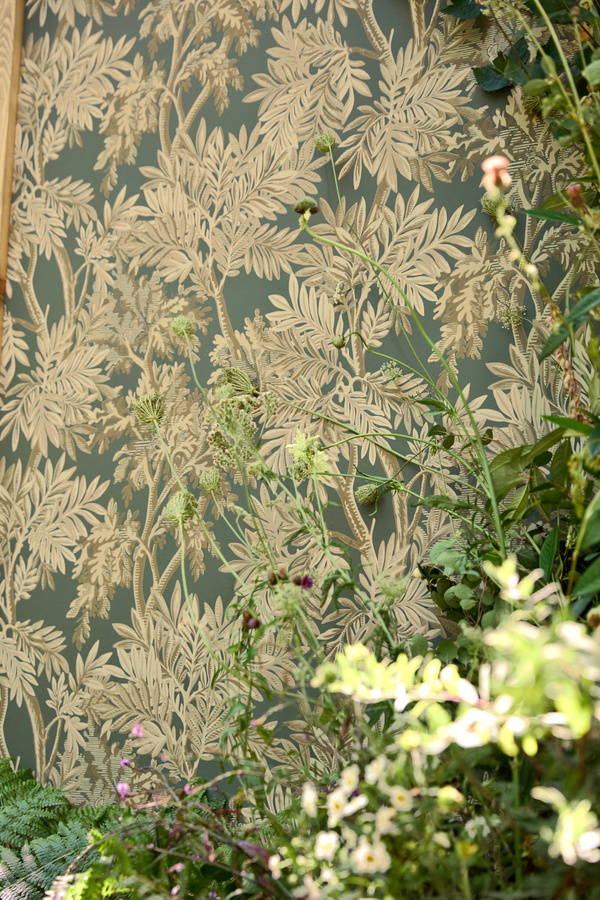 Sanderson Tapestry Trees Tapete in Woodland Green - Bild 1
