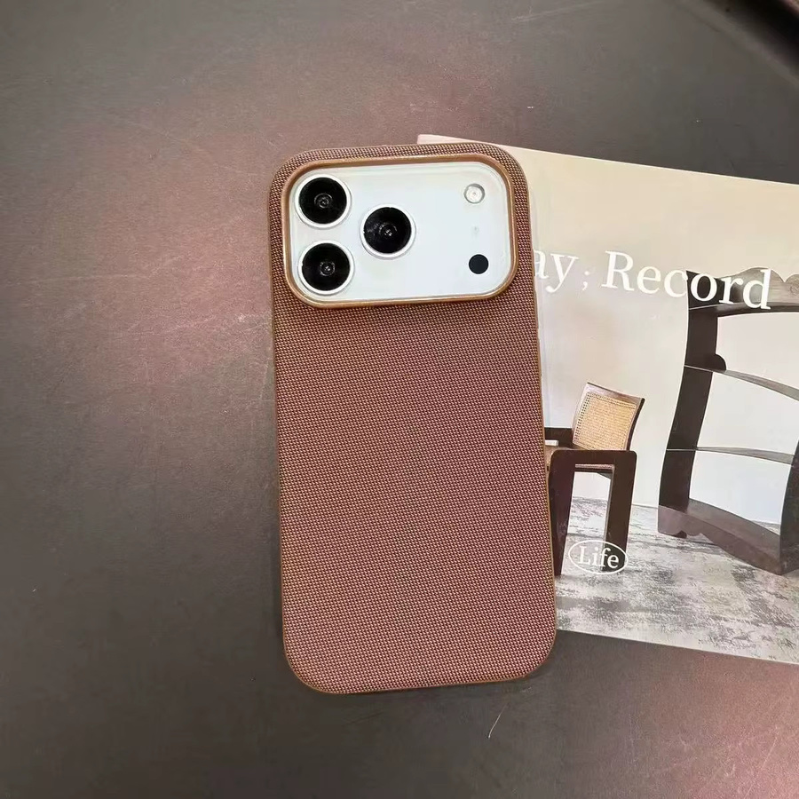 Gewebte Schutzhülle mit MagSafe Magnetfunktion für iPhone 18 17 16 15 14 in Braun - Bild 3