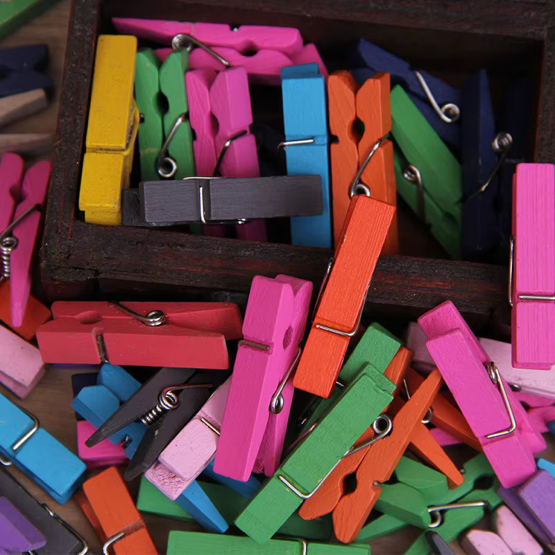 50 Stück Mini-Wäscheklammern aus natürlichem Holz in Multicolour für Bastelarbeiten und Dekorationen - Bild 2