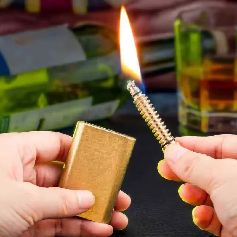 Zorro Retro Match Kerosin Feuerzeug in Gold als exquisites Zündwerkzeug für Herren - Bild 4