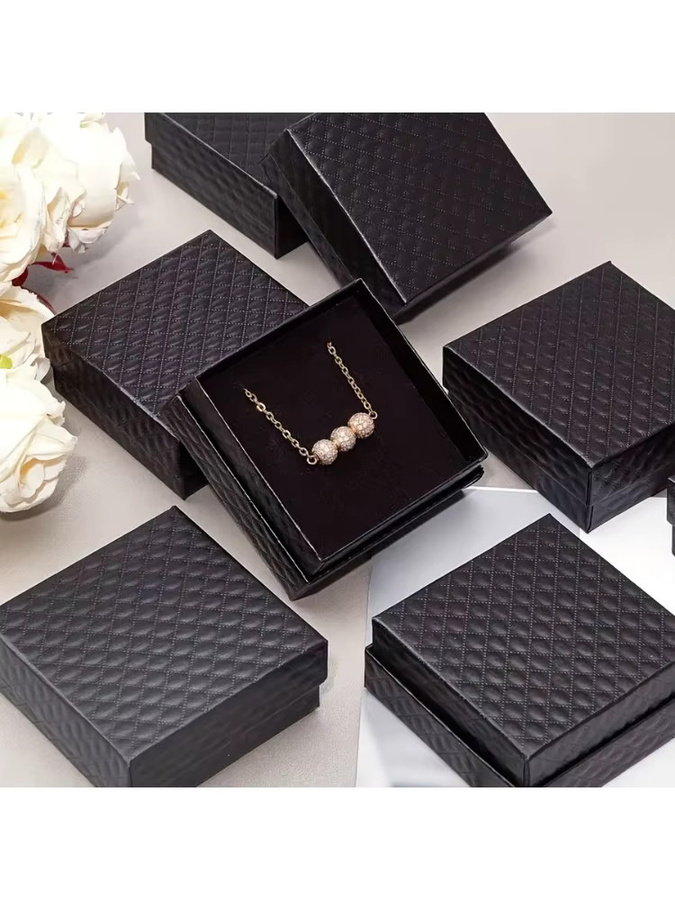 DUTRIEUX Schmuckschatulle-Set mit kariertem Design für Halsketten, Ringe und Ohrringe in Schwarz, Weiß und Marineblau - Bild 6