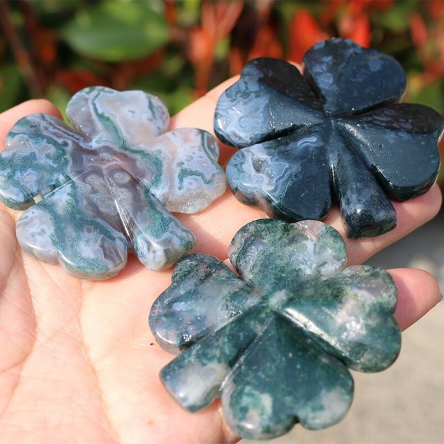 CrystalHola Moosachat Vierblattklee Stein als natürliche Mineraliensammlung in Herzform - Bild 1