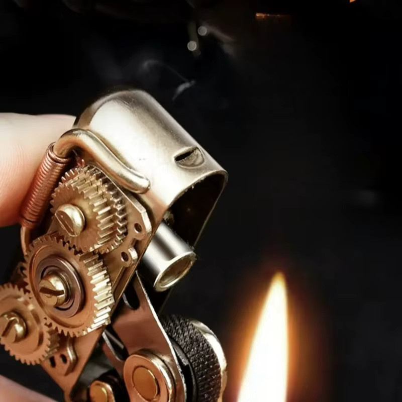 Zorro Steampunk Feuerzeug aus Messing in Gold mit Zahnradgestänge im Retro-Design - Bild 4