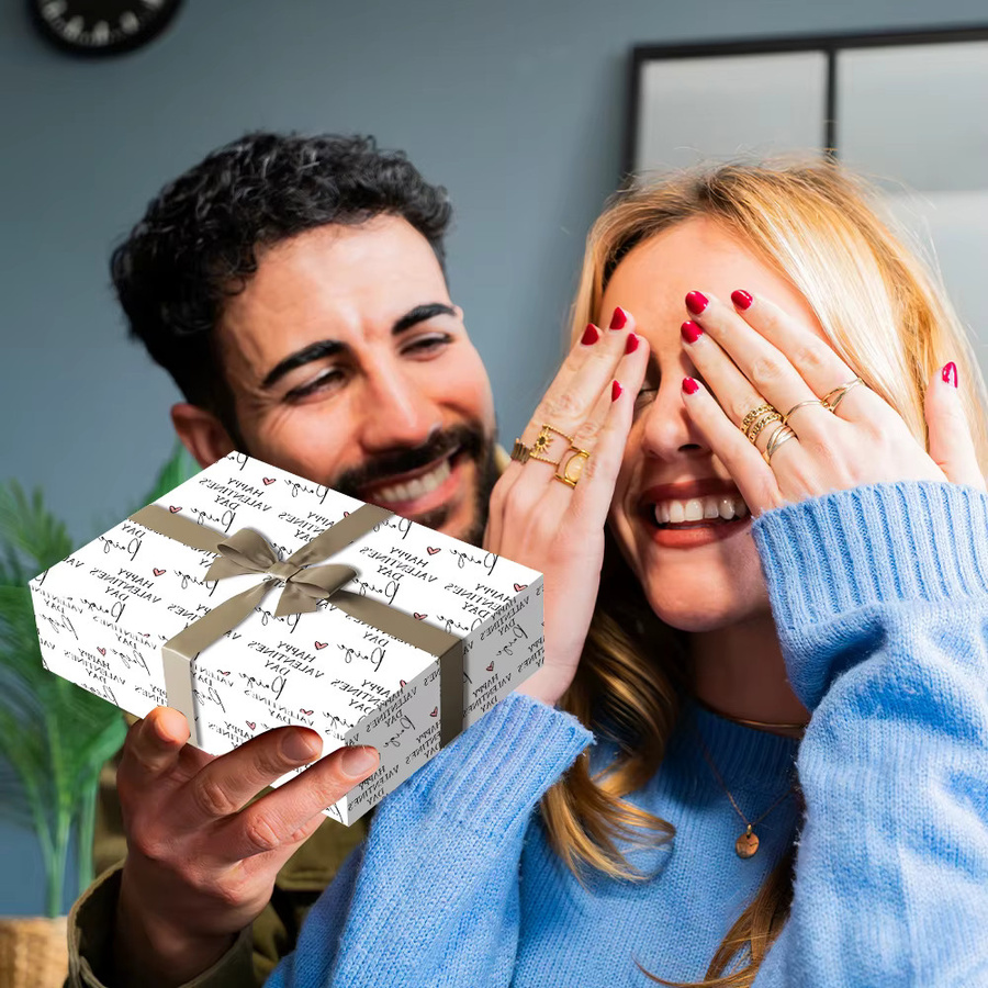 Personalisiertes Geschenkpapier WEIGAO mit Valentinstag-Design in Weiß - Bild 3
