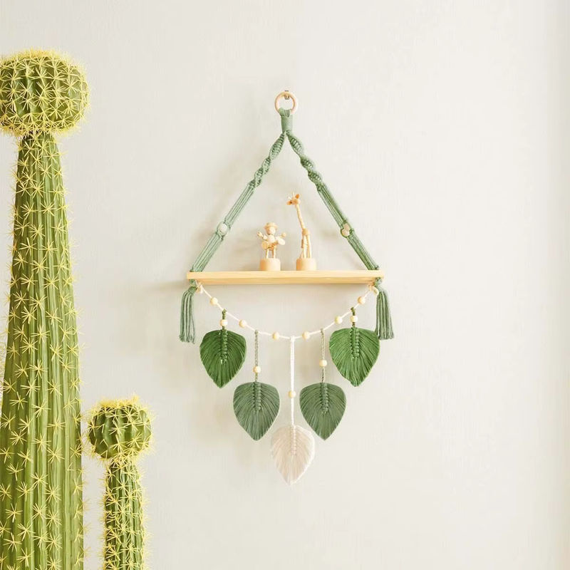 BEILIOU Makramee Wandbehang im Bohemian Stil mit Foto-Clips aus Holz und grünen Blättern aus Baumwolle - Bild 2